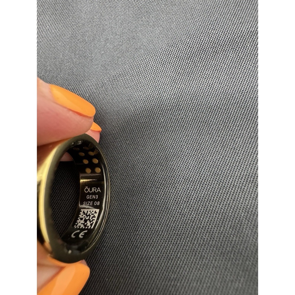Oura Ring Gen3 Horizon Size 8- Gold JZ90-51383-08 - Picture 4 of 5
